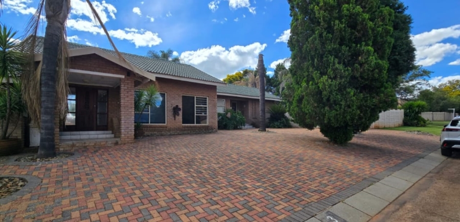 4 Bedroom Property for Sale in Doringkruin North West